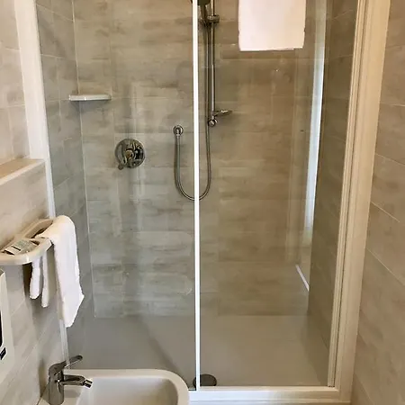 La Lanterna 2* Garda (Verona)
