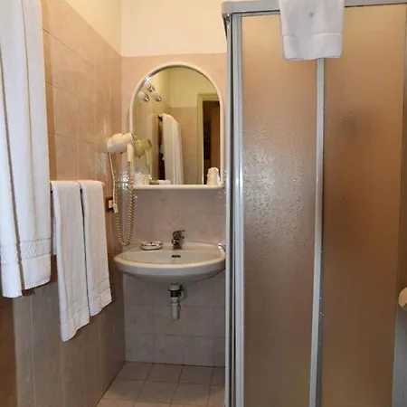 La Lanterna 3* Garda (Verona)